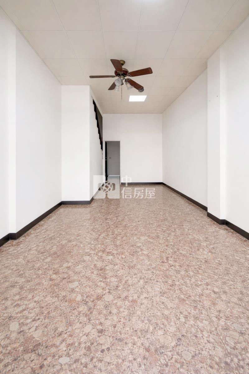 頭家厝稀有臨路四樓店住房屋室內格局與周邊環境