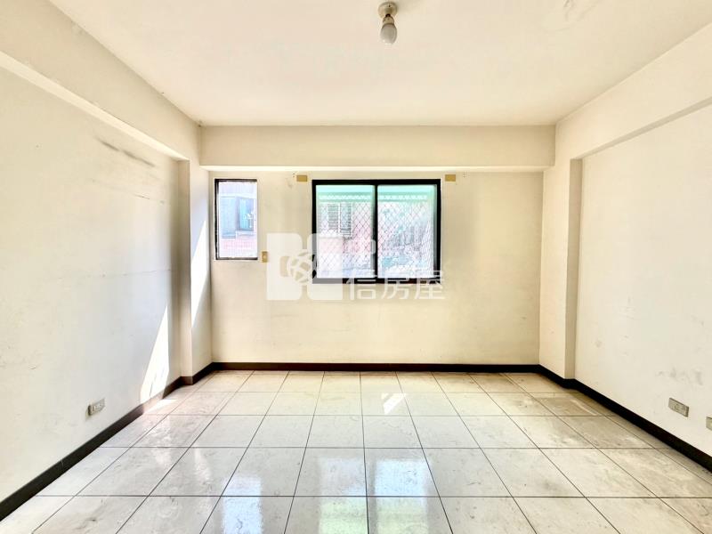 頭家厝稀有臨路四樓店住房屋室內格局與周邊環境