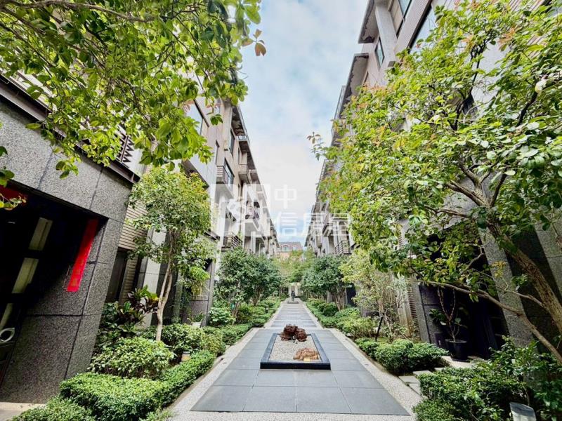 【收租、自住】傳世御苑 五房+雙車位別墅(中信卓越團隊)