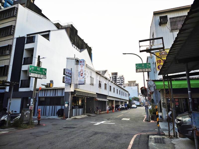 海安路旁6.39坪商業區建地房屋室內格局與周邊環境