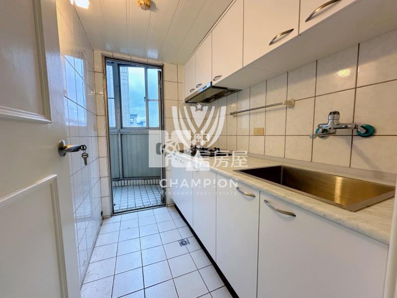 【冠軍】喜市挑高4米5景觀屋房屋室內格局與周邊環境