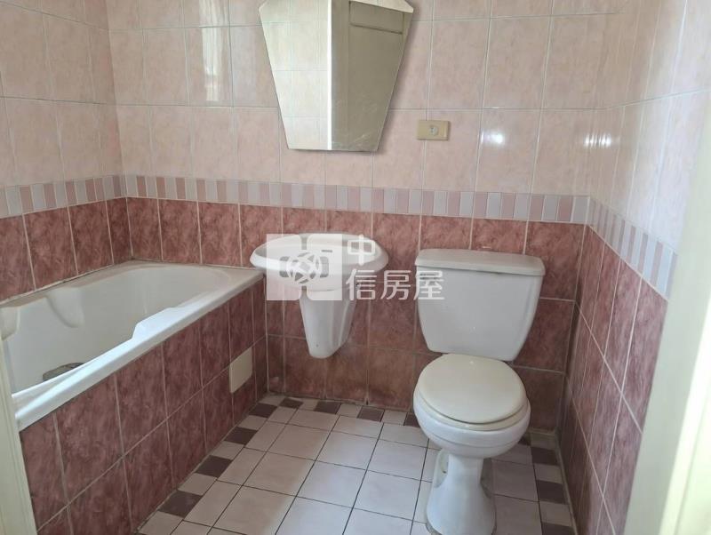 台南大學榮譽校區生活圈4房平車電寓房屋室內格局與周邊環境