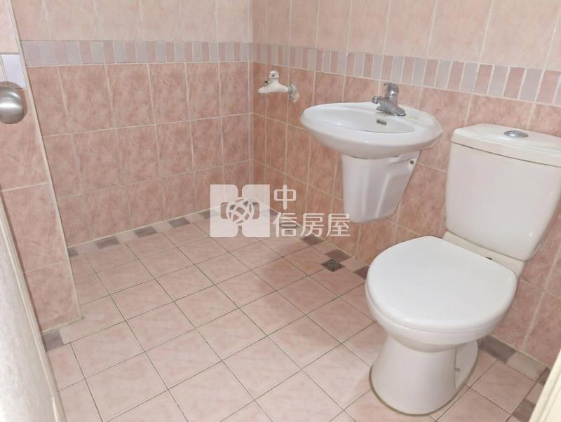 台南大學榮譽校區生活圈4房平車電寓房屋室內格局與周邊環境