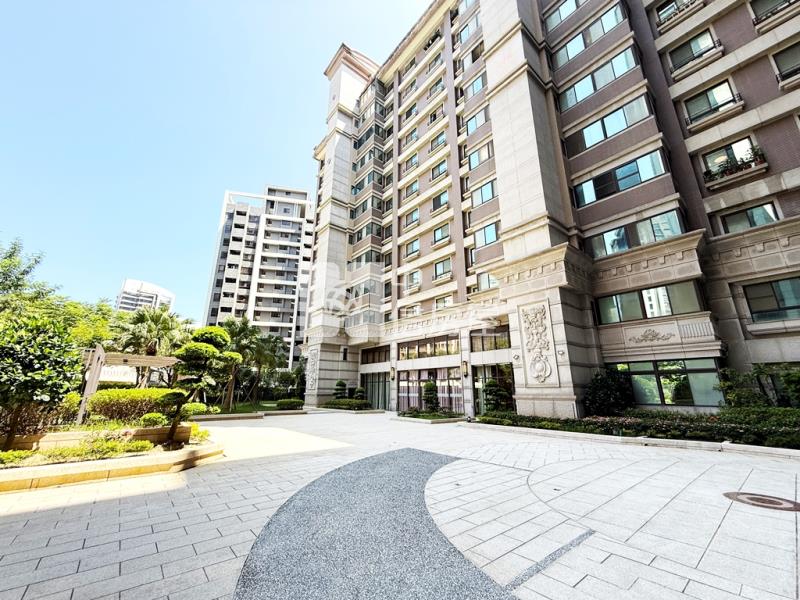 【新世紀】A19新世紀特區大露台4房雙車房屋室內格局與周邊環境