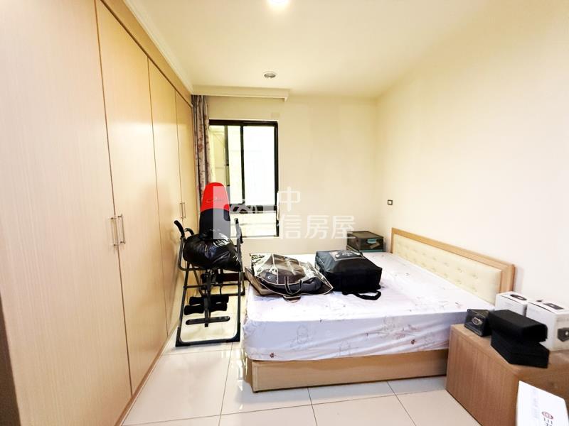 【新世紀】A19新世紀特區大露台4房雙車房屋室內格局與周邊環境