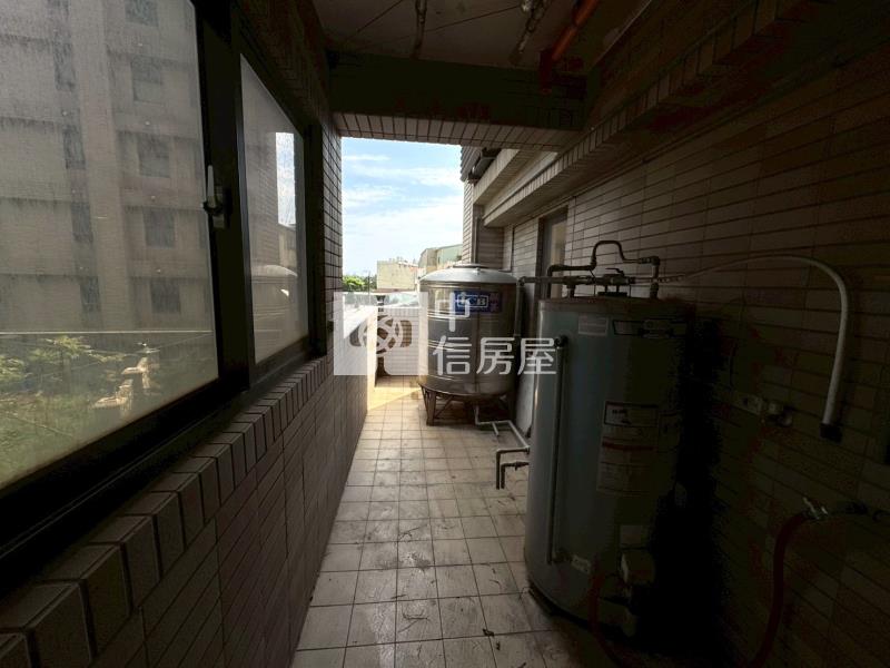 大園國小邊間面寬挑高店面房屋室內格局與周邊環境