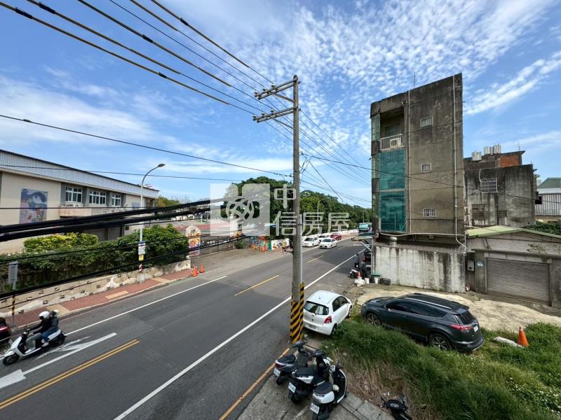 大園國小邊間面寬挑高店面房屋室內格局與周邊環境