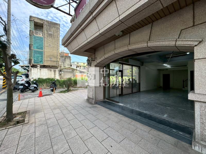 大園國小邊間面寬挑高店面房屋室內格局與周邊環境