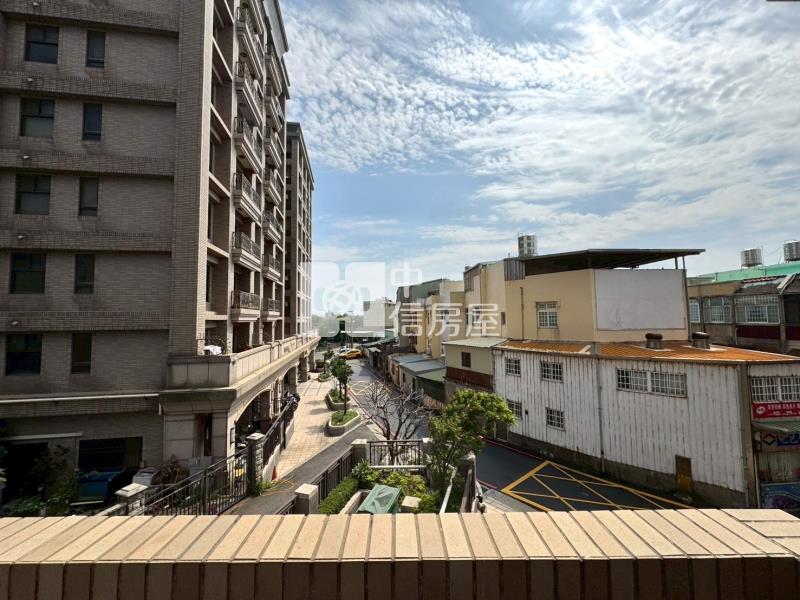 大園國小邊間面寬挑高店面房屋室內格局與周邊環境