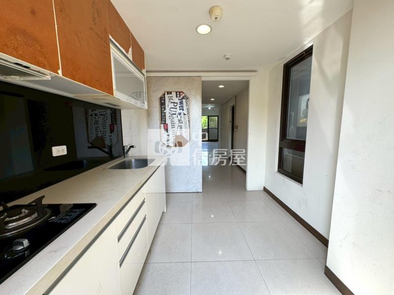 大園國小邊間面寬挑高店面房屋室內格局與周邊環境