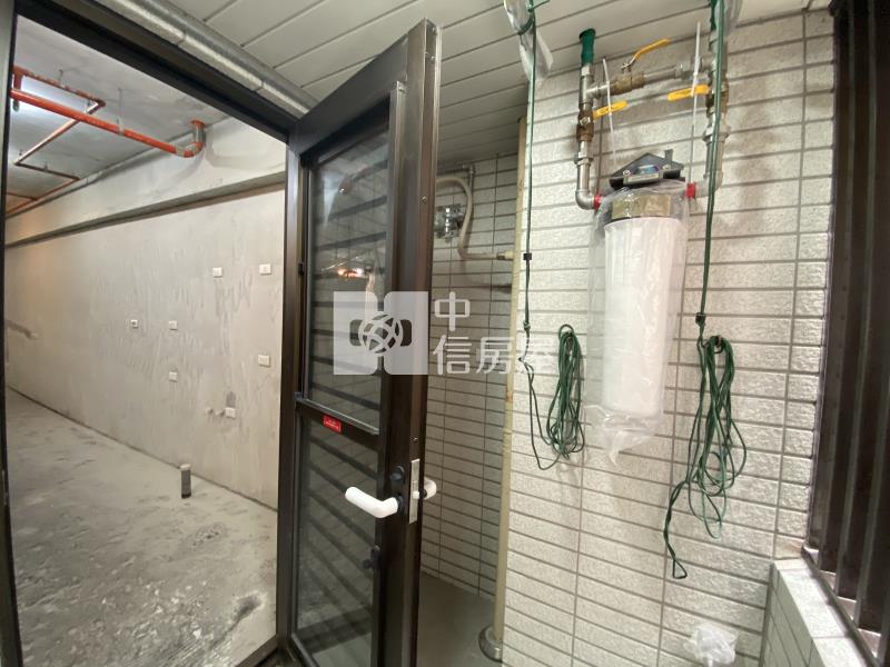 青埔亞昕喜徠登商辦房屋室內格局與周邊環境