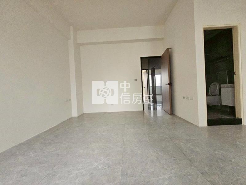 家樂福電梯金店面房屋室內格局與周邊環境