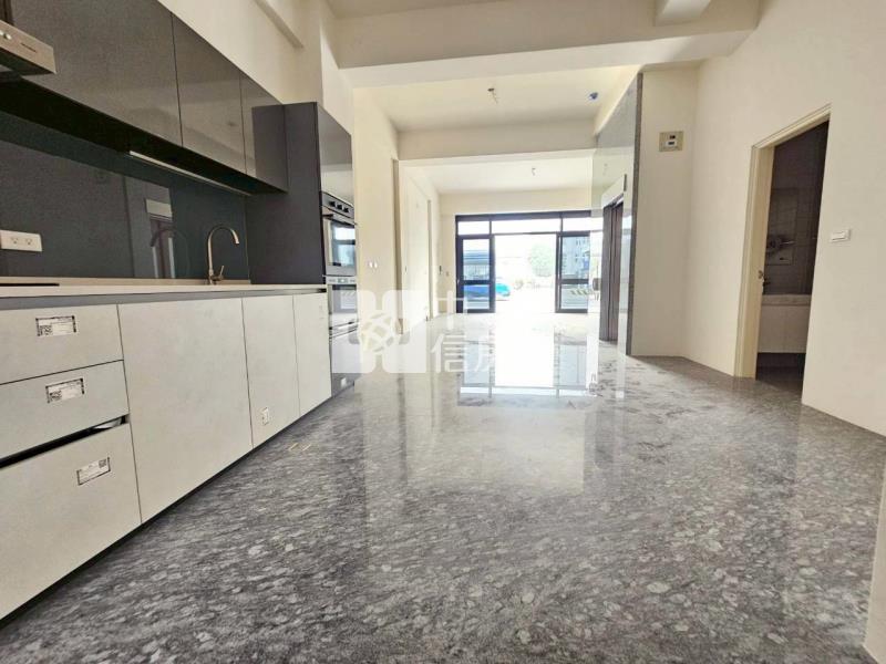 家樂福電梯金店面房屋室內格局與周邊環境