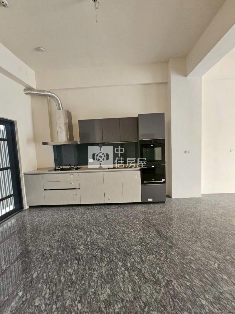 家樂福電梯金店面房屋室內格局與周邊環境