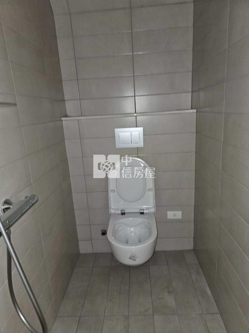 家樂福電梯金店面房屋室內格局與周邊環境