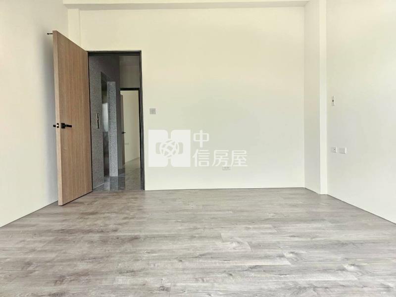 家樂福電梯金店面房屋室內格局與周邊環境