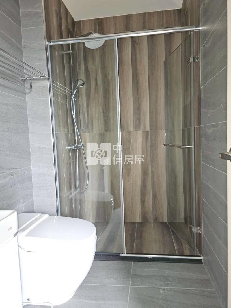 家樂福電梯金店面房屋室內格局與周邊環境