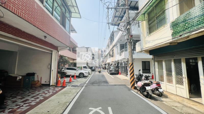 鑫聖-平鎮重劃區三角窗透天房屋室內格局與周邊環境