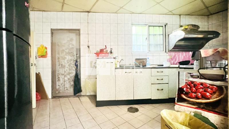 鑫聖-平鎮重劃區三角窗透天房屋室內格局與周邊環境