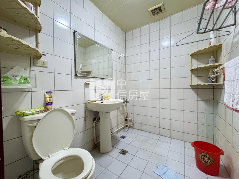 大慶中區三樓溫馨美三房房屋室內格局與周邊環境