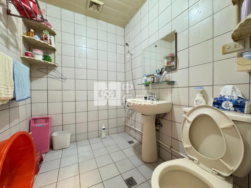 大慶中區三樓溫馨美三房房屋室內格局與周邊環境