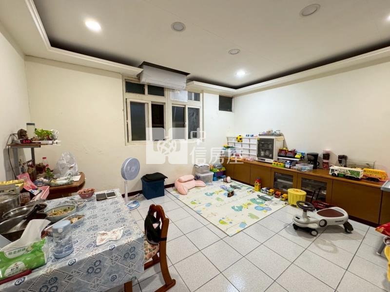 大慶中區三樓溫馨美三房房屋室內格局與周邊環境