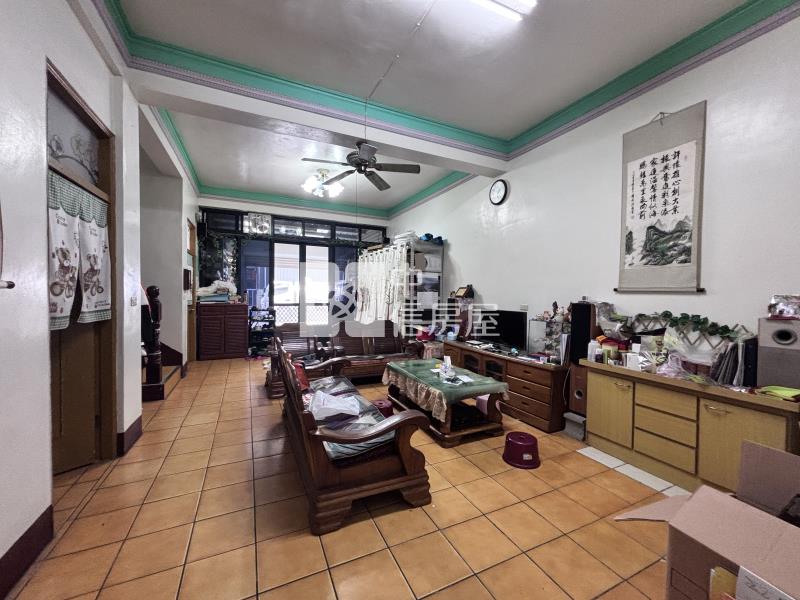 中央路旁大面寬孝親透天房屋室內格局與周邊環境