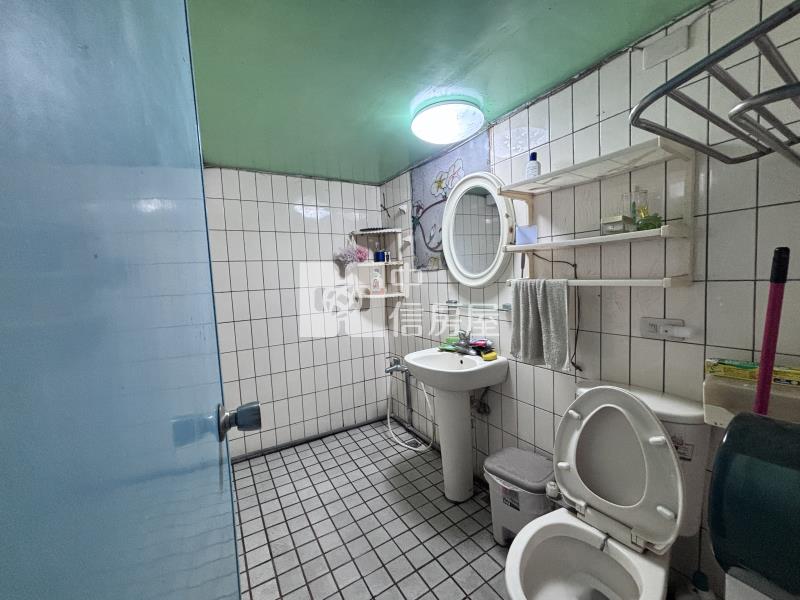 中央路旁大面寬孝親透天房屋室內格局與周邊環境