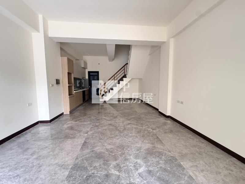 成大醫生活圈全新車墅房屋室內格局與周邊環境