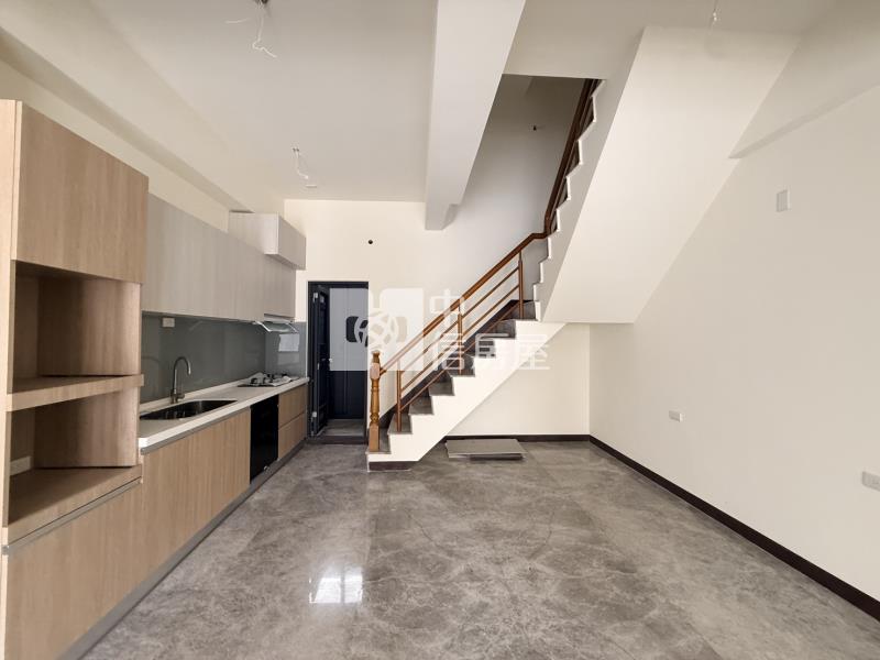 成大醫生活圈全新車墅房屋室內格局與周邊環境