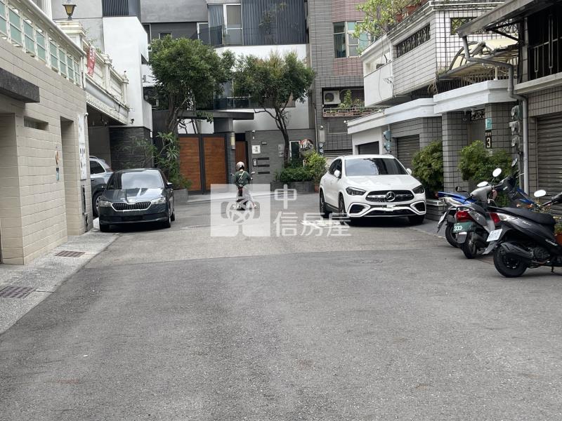 育南街方正建地房屋室內格局與周邊環境