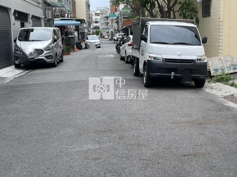 育南街方正建地房屋室內格局與周邊環境