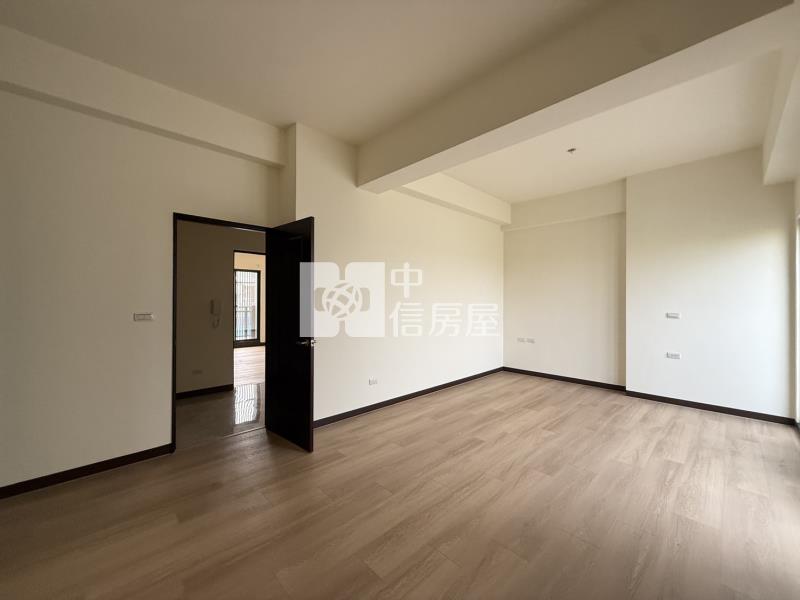 聖母臻藏電梯雙車墅+農地房屋室內格局與周邊環境