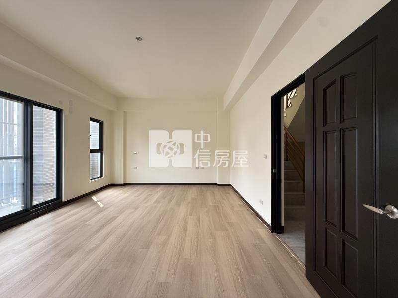 聖母臻藏電梯雙車墅+農地房屋室內格局與周邊環境