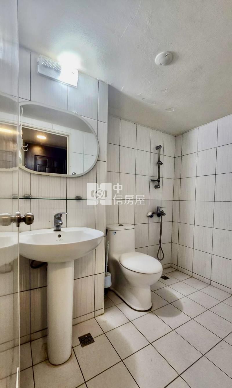 內壢漂亮電梯收租兩套房+平車房屋室內格局與周邊環境