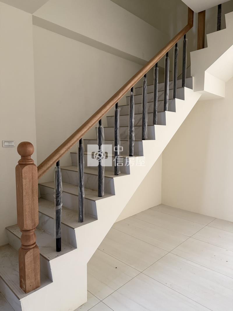 頭屋交流道全新店面A房屋室內格局與周邊環境