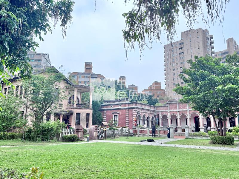 四維捷運/崇德商圈｜次頂樓三面採光視野電梯2房房屋室內格局與周邊環境