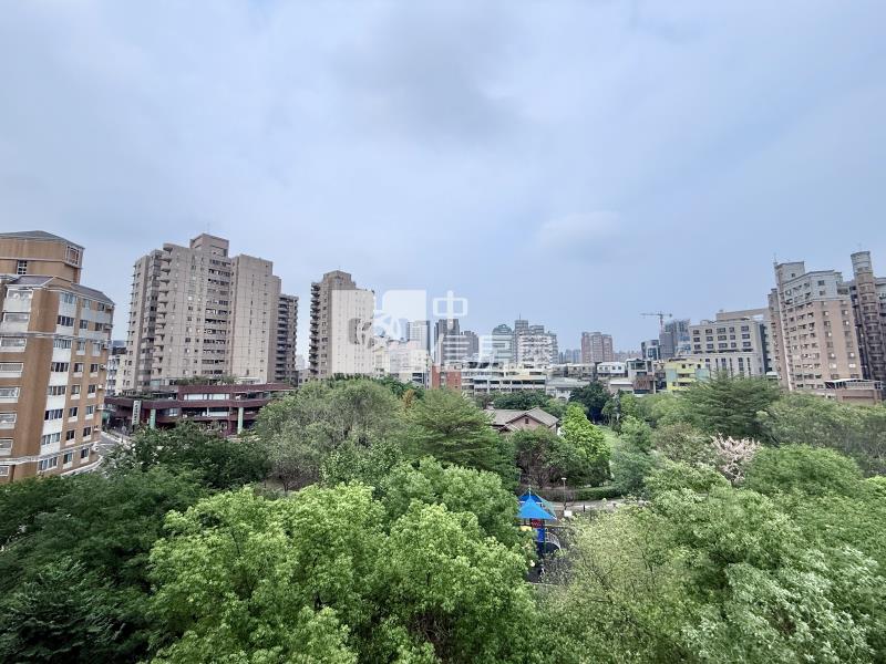 四維捷運/崇德商圈｜次頂樓三面採光視野電梯2房房屋室內格局與周邊環境