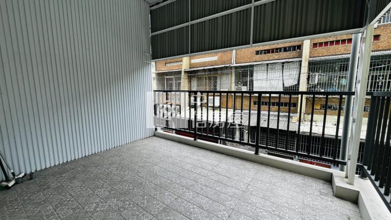 屏東市整新車庫透天房屋室內格局與周邊環境