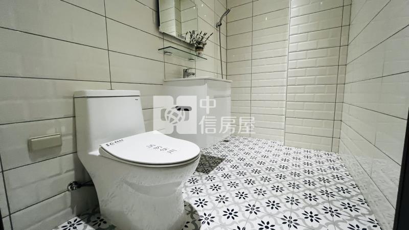 屏東市整新車庫透天房屋室內格局與周邊環境