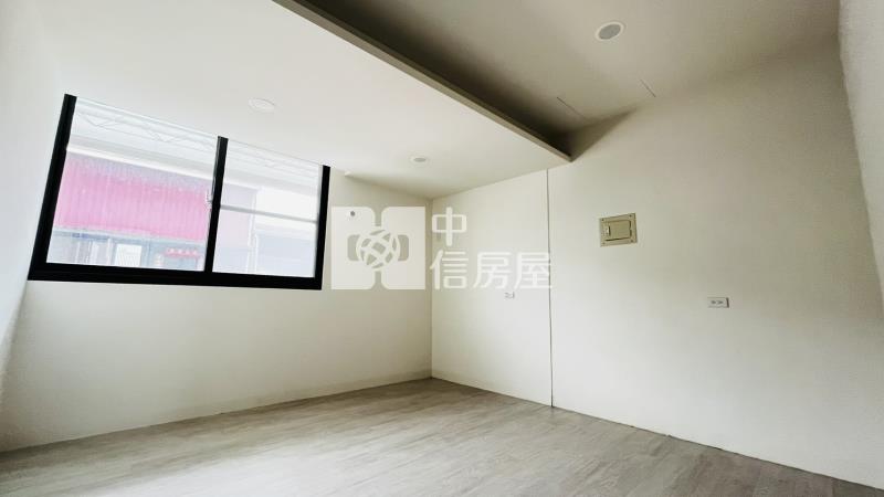 屏東市整新車庫透天房屋室內格局與周邊環境