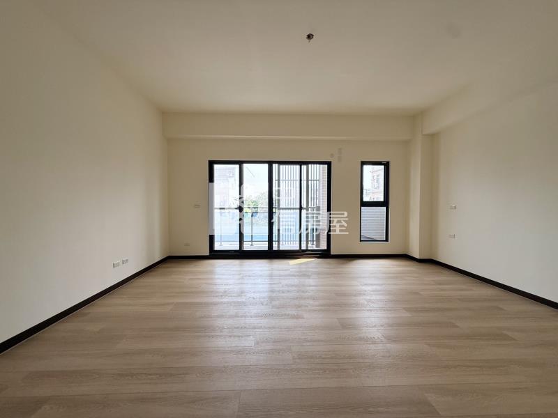 土城田園邊間四車電梯墅房屋室內格局與周邊環境