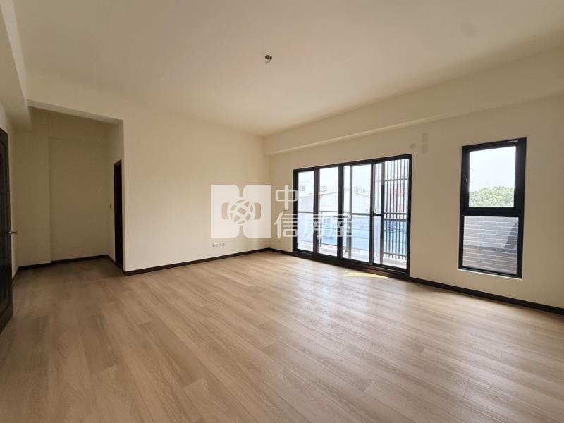 土城田園邊間四車電梯墅房屋室內格局與周邊環境