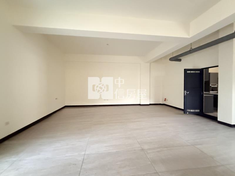 土城田園邊間四車電梯墅房屋室內格局與周邊環境