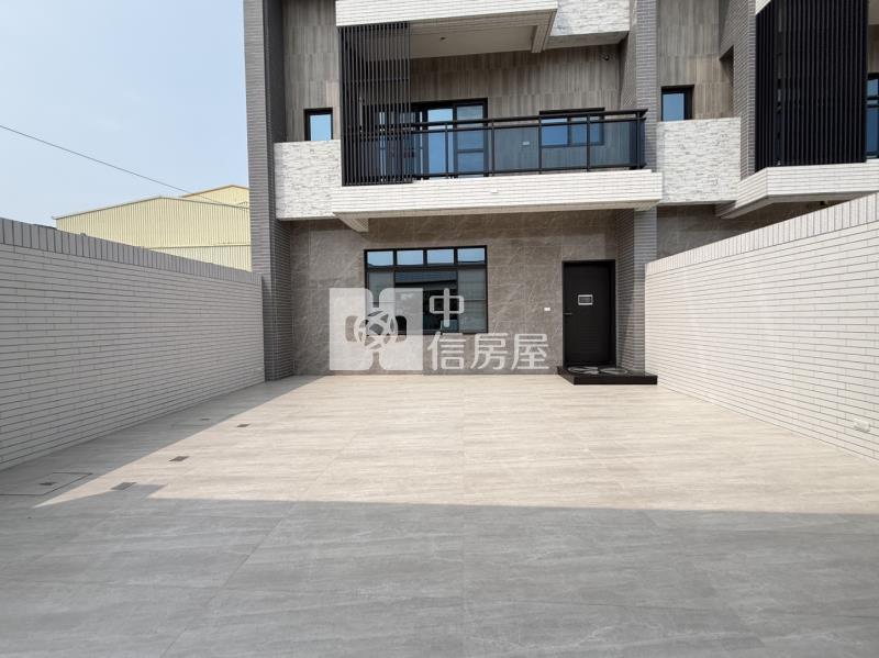 土城田園邊間四車電梯墅房屋室內格局與周邊環境