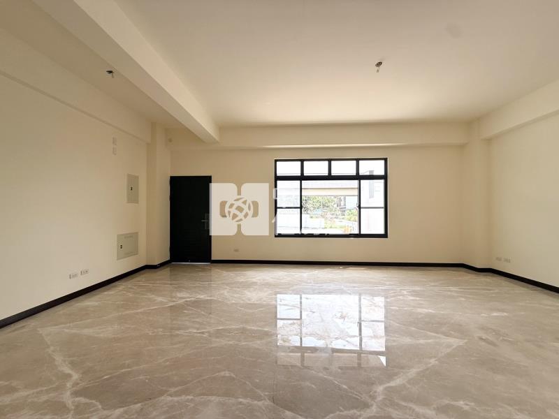 土城田園邊間四車電梯墅房屋室內格局與周邊環境