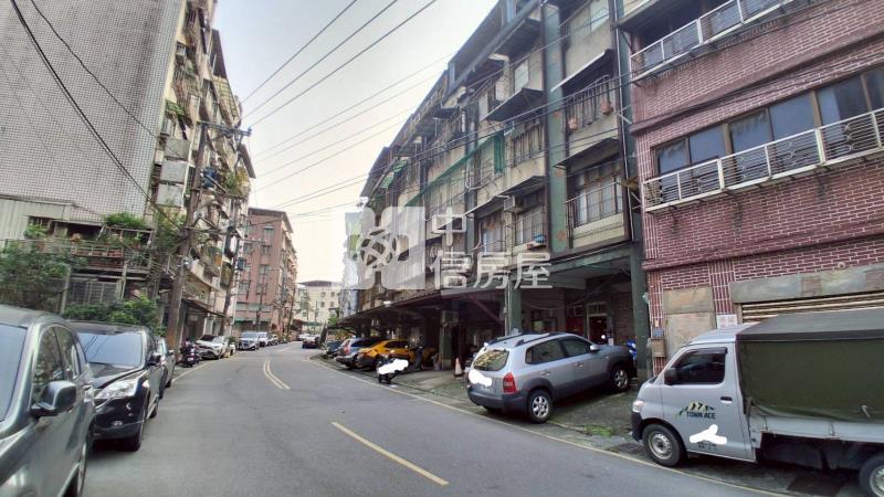 平地馬路邊靜謐三房三樓房屋室內格局與周邊環境