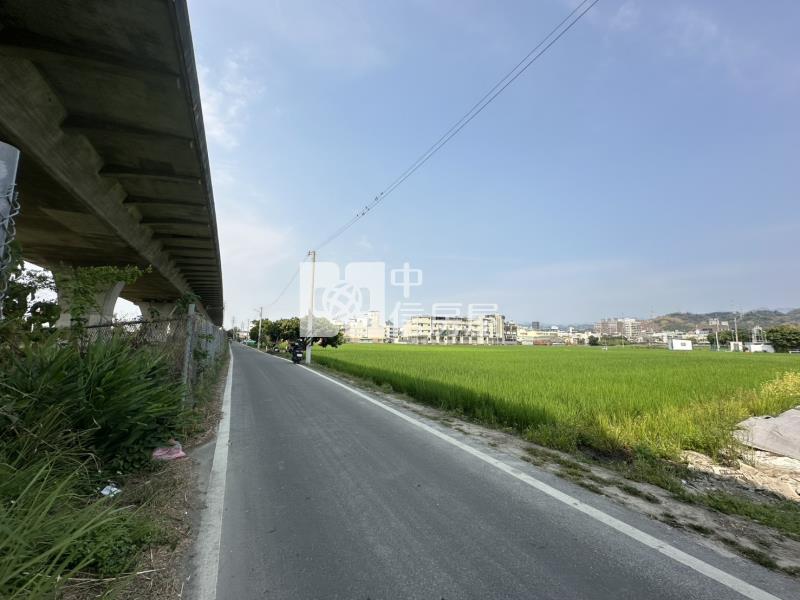 霧峰快速道路旁臨路農地房屋室內格局與周邊環境