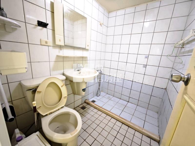 太平樹孝商圈低總價三房+休旅車位房屋室內格局與周邊環境