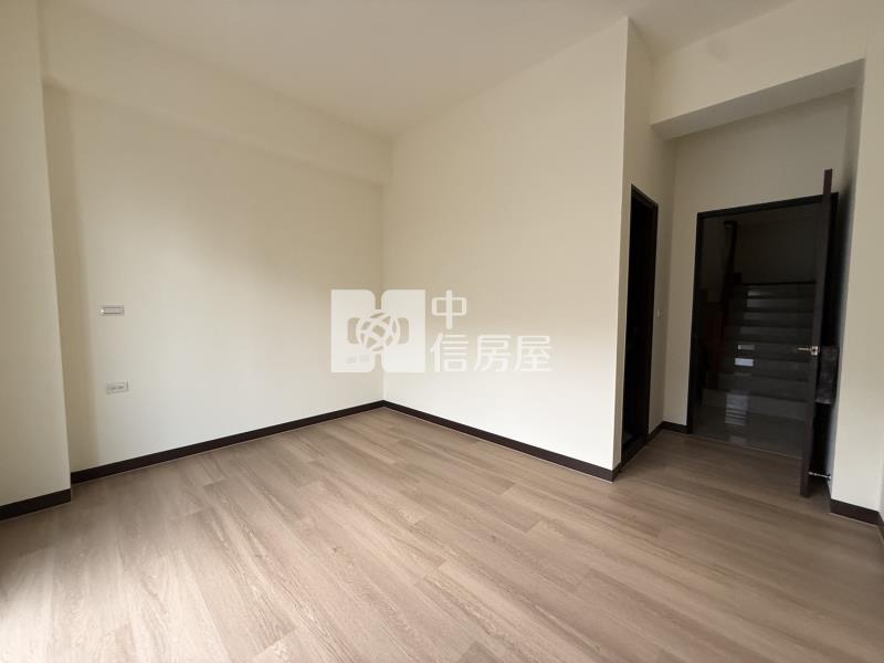 安南藏富田園車墅房屋室內格局與周邊環境